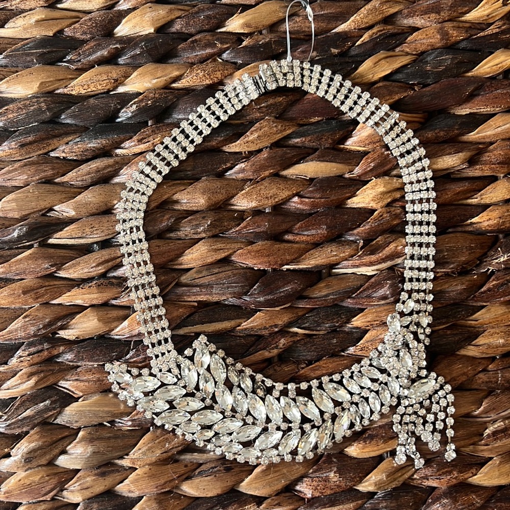 NWT Banana Republic Vintage-inspired Rhinestone necklace